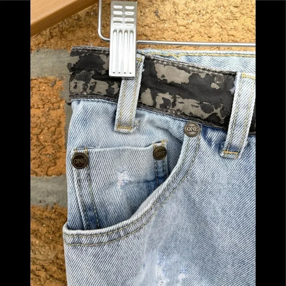 One Teaspoon Trashed Freebirds Jeans 24 - Picture 3 of 11